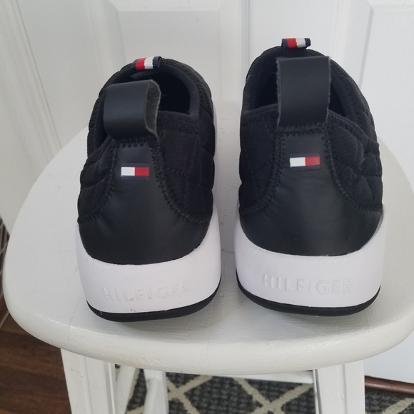 Tommy Hilfiger Men's Slip on Quilted Sneakers Foam Insole Black Size 8.5M - Picture 3 of 8